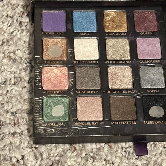 2010 DiscontinuedUrban Decay Disney Alice in Wonderland Eyeshadow Palette *READ* - Picture 4 of 5